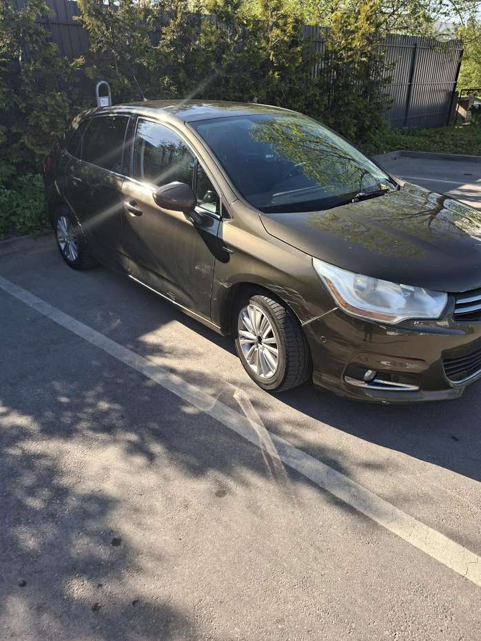 Citroen C4, 1.6 l., hatchback