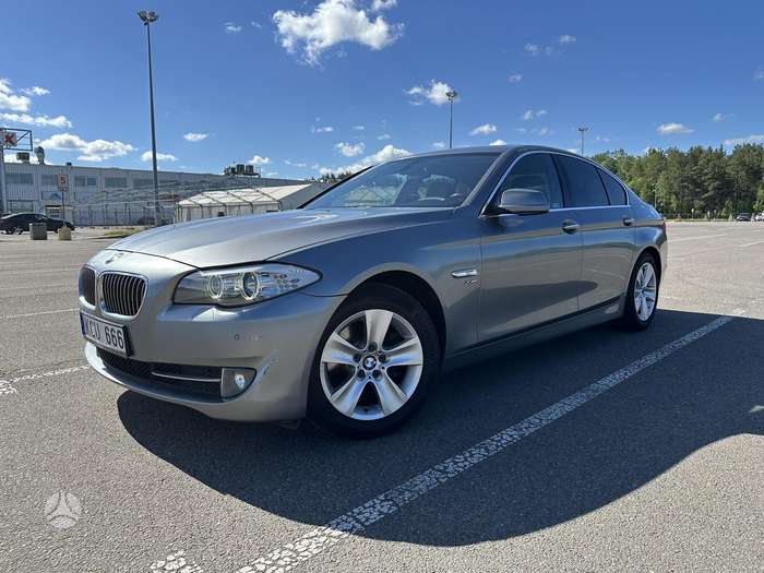 BMW 528, 2.0 l., Седан