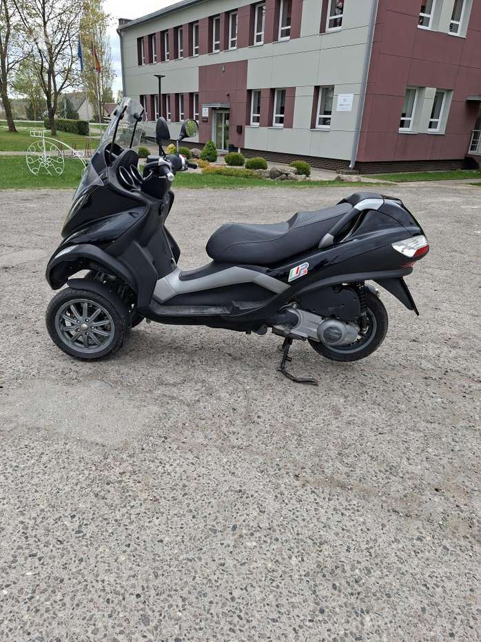 Piaggio MP3 250cc, trikes