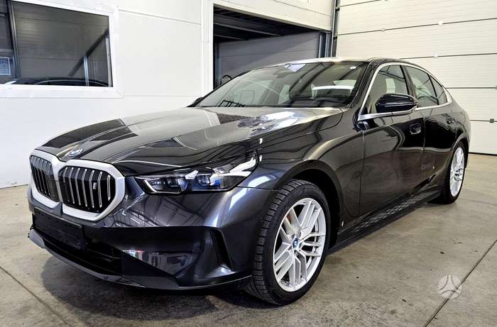 BMW i5, 82 kWh, sedanas
