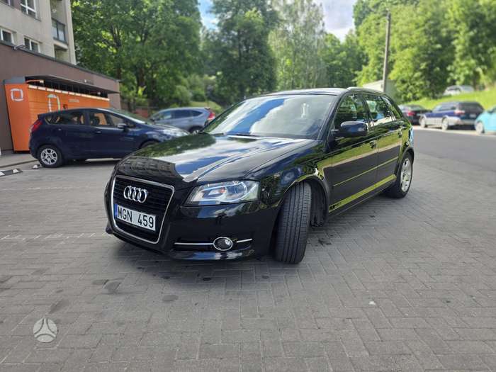 Audi A3, 1.8 l., hatchback