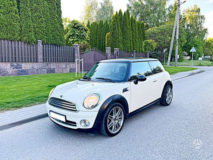 Mini Cooper, 1.6 l., hatchback
