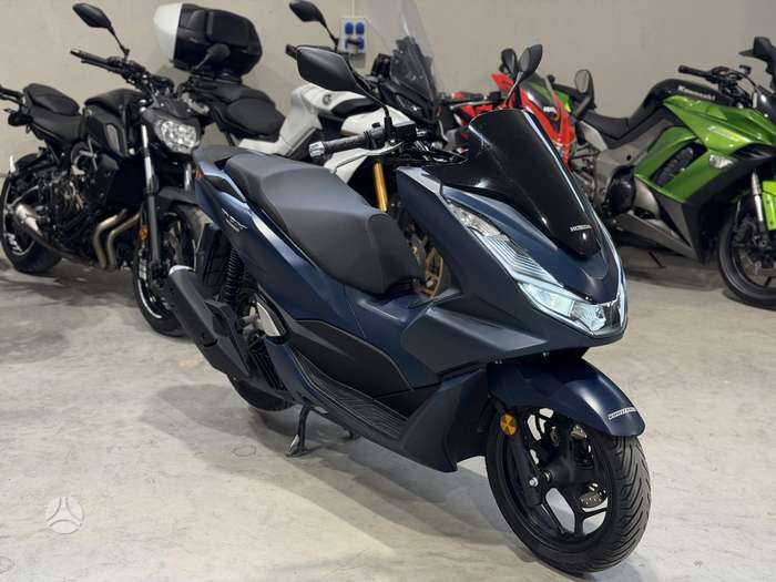 Honda PCX 125cc, scooters / mopeds