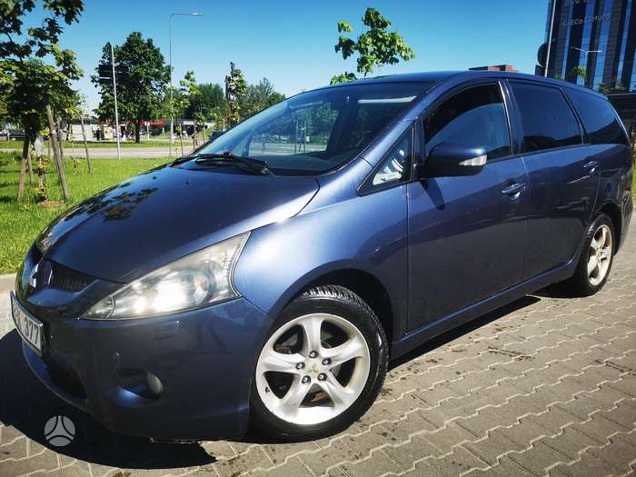 Mitsubishi Grandis, 2.4 l., Минивэн