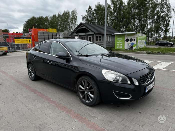 Volvo S60, 2.0 l., Седан