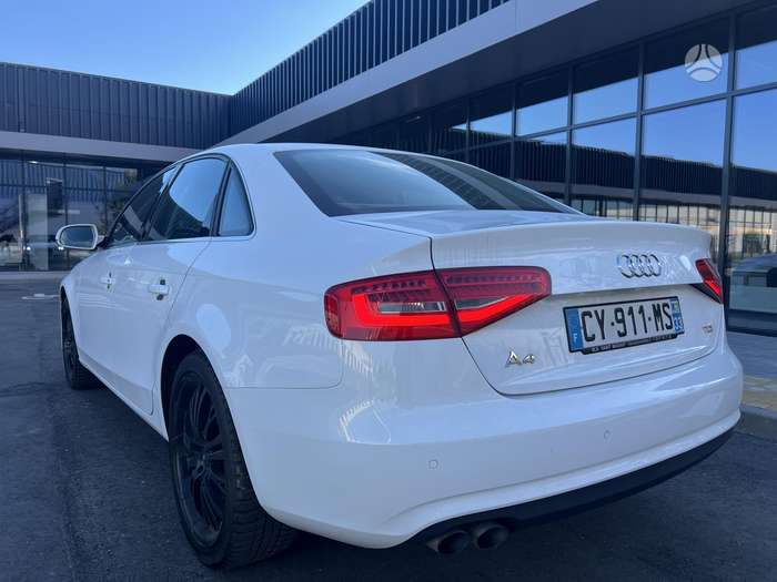 Audi A4, 2.0 l., Седан