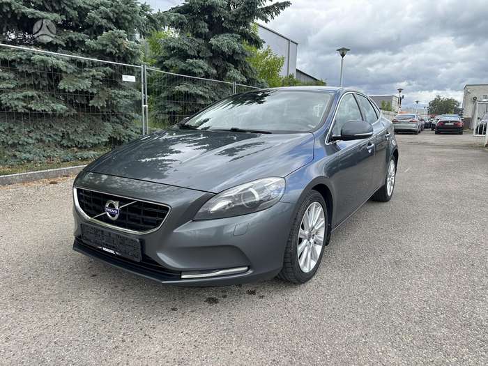 Volvo V40, 1.6 l., hatchback