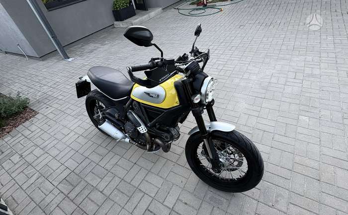Ducati Scrambler 800cc, street / classic
