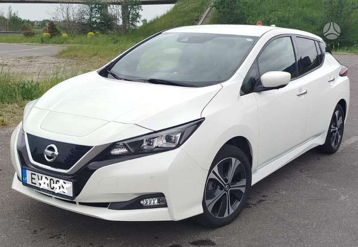 Nissan Leaf, 62 kWh, hatchback