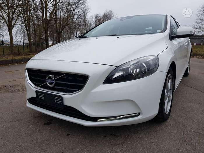 Volvo V40, 1.6 l., hatchback