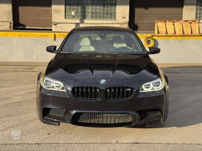 BMW M5, 4.4 l., Седан