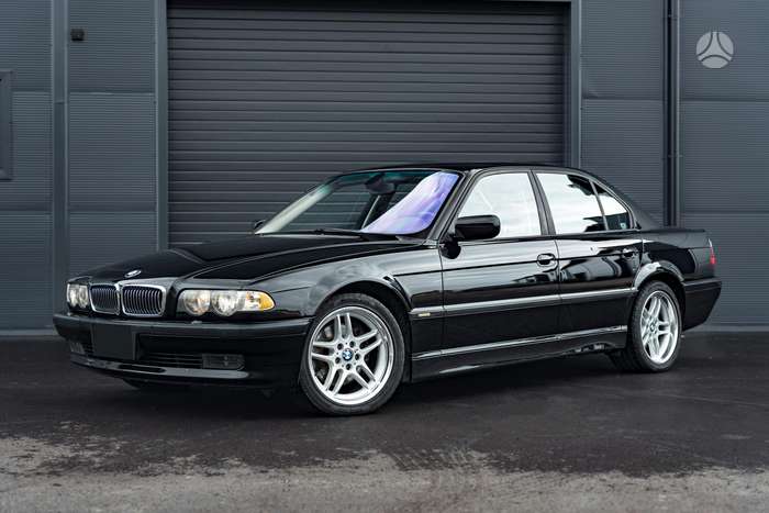 BMW 740, 4.4 l., Седан