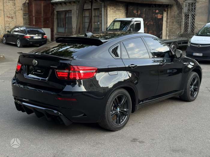 BMW X6 M, Универсал