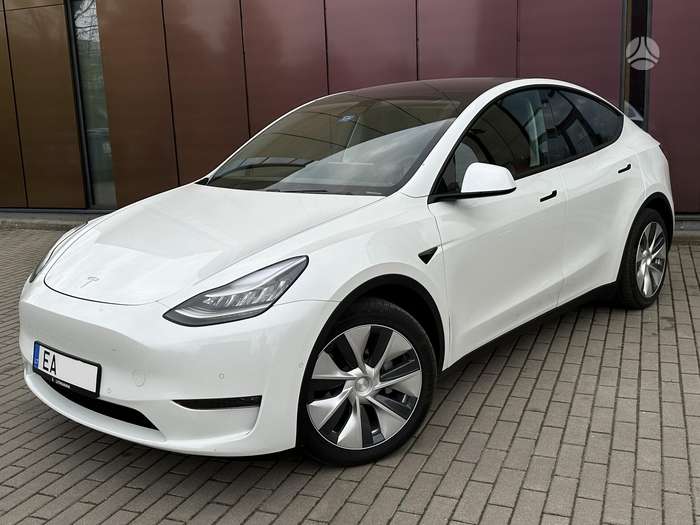 Tesla Model Y, 75 kWh, off-road / crossover