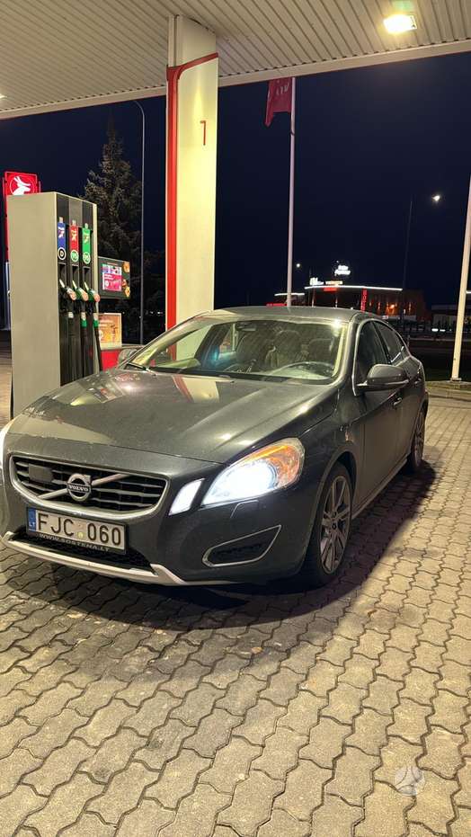 Volvo S60, 2.0 l., Седан