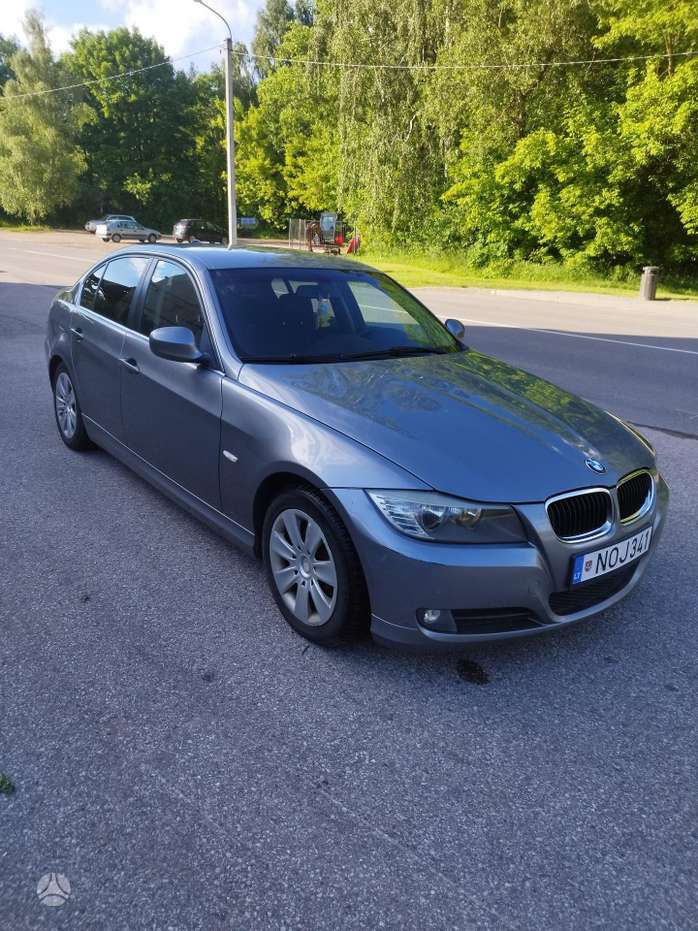 BMW 318, 2.0 l., Седан