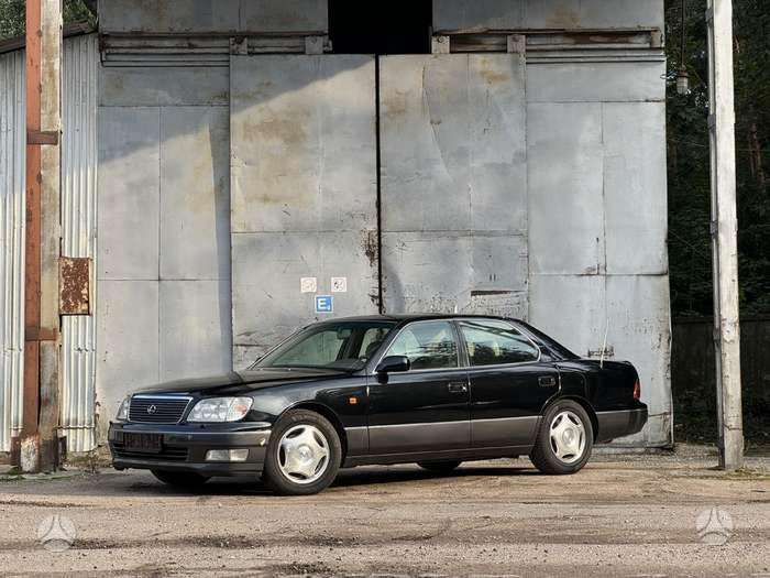 Lexus LS 400, 4.0 l., Седан
