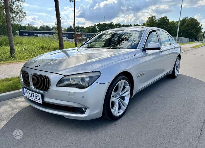 BMW 740, 3.0 l., Седан