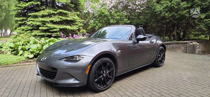 Mazda MX-5, 2.0 l., convertible