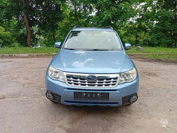 Subaru Forester, 2.0 l., off-road / crossover