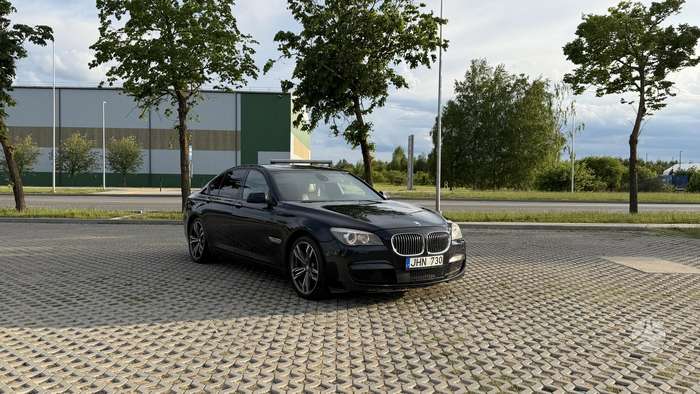 BMW 730, 3.0 l., Седан