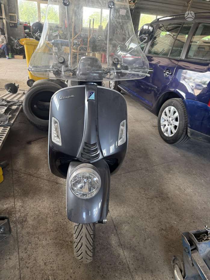 Piaggio Vespa 300cc, мотороллеры / мопеды