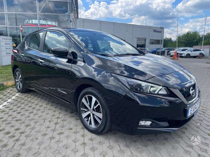Nissan Leaf, 40 kWh, hatchback