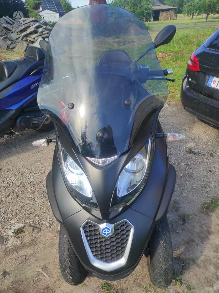 Piaggio MP3, scooters / mopeds