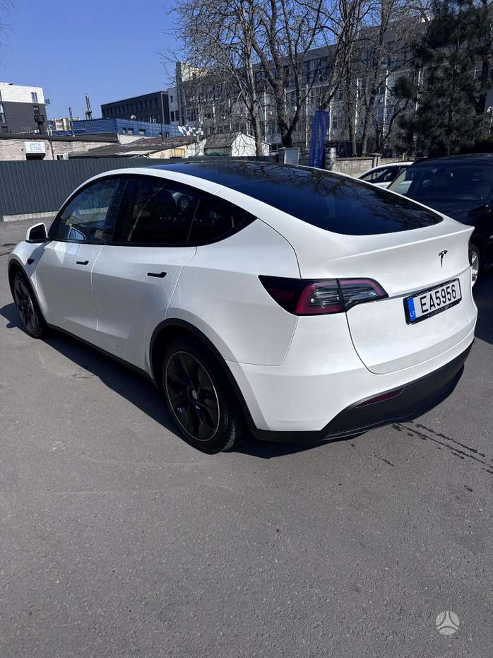 Tesla Model Y, 60 кВт·ч, Седан
