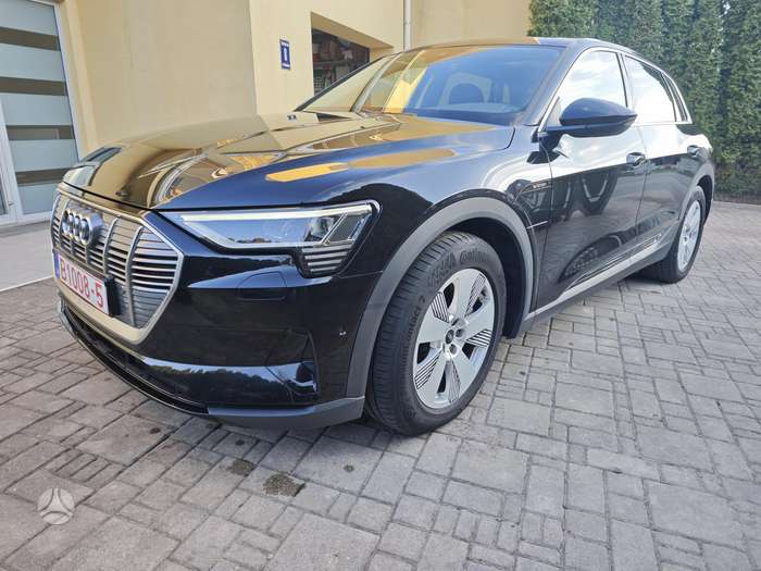 Audi e-tron, 95 kWh, off-road / crossover