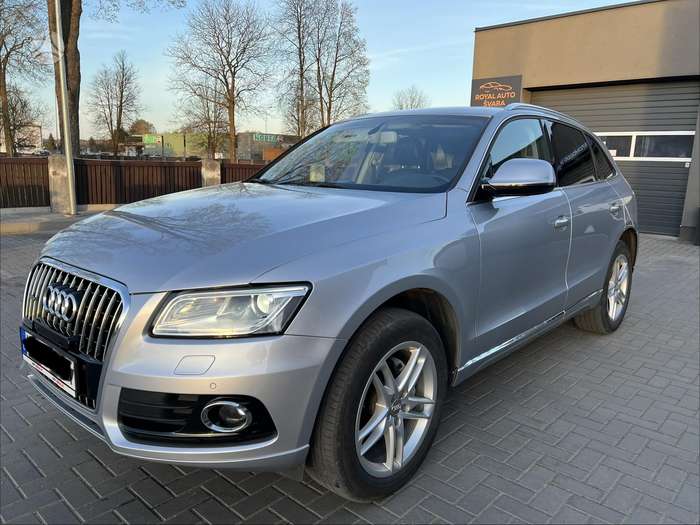Audi Q5, 2.0 l., off-road / crossover