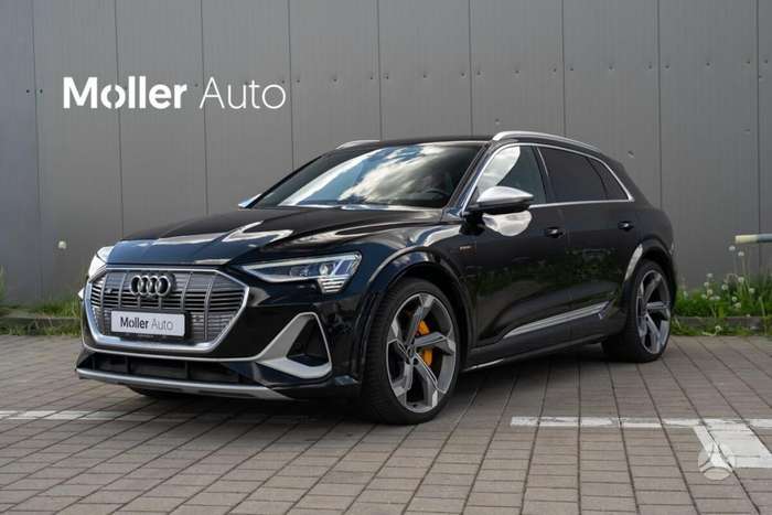 Audi e-tron S, off-road / crossover