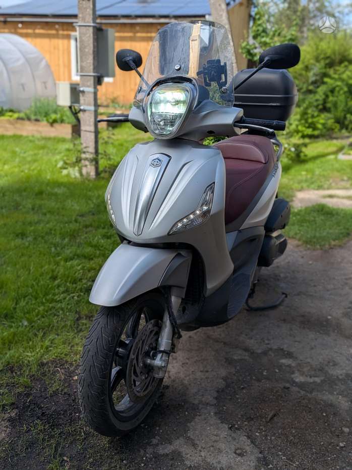 Piaggio Beverly 350cc, scooters / mopeds