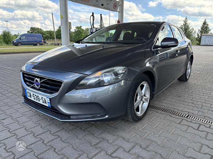 Volvo V40, 1.6 l., hatchback