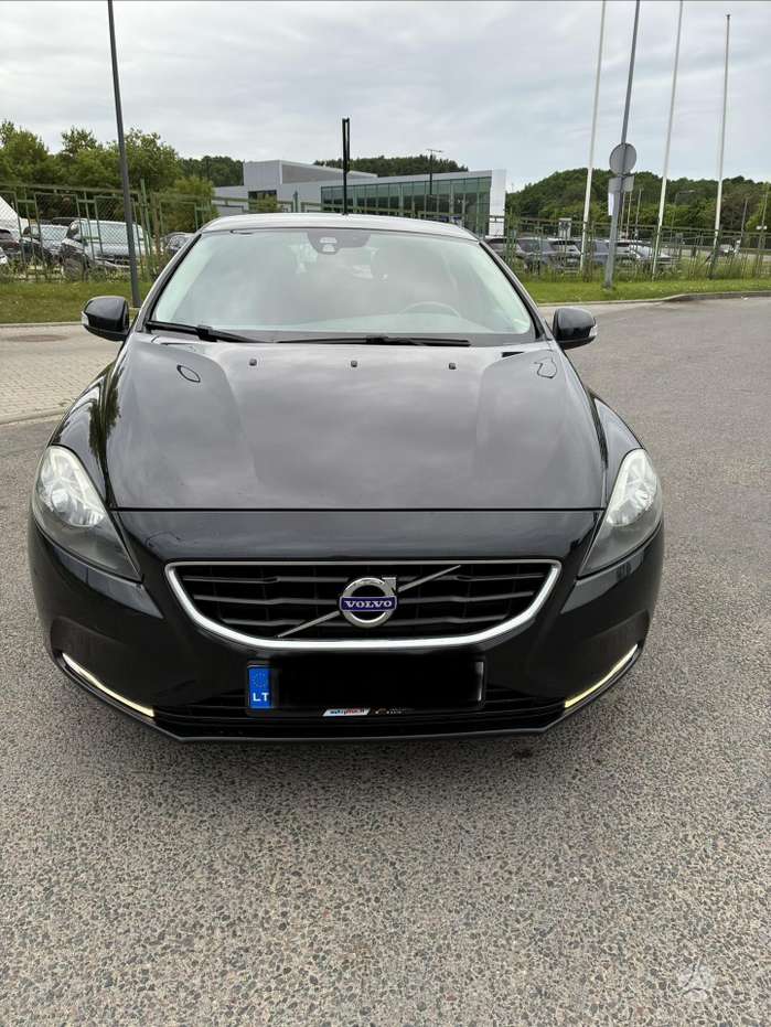 Volvo V40, 1.6 l., hatchback