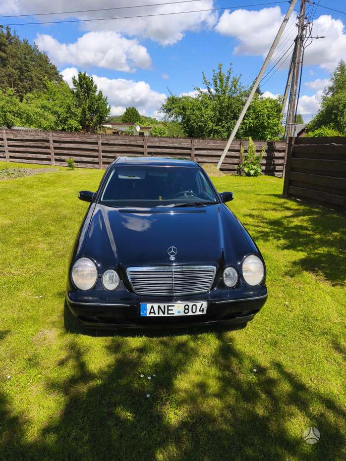 Mercedes-Benz E320, 3.2 l., Седан
