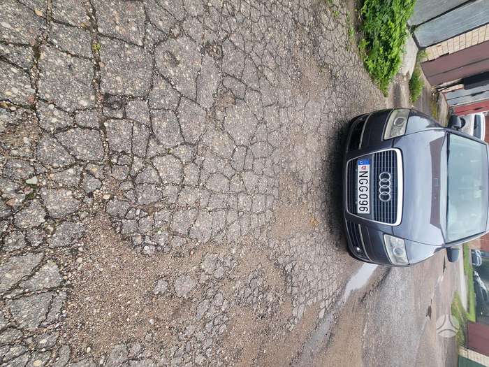 Audi A6, 3.2 l., saloon / sedan