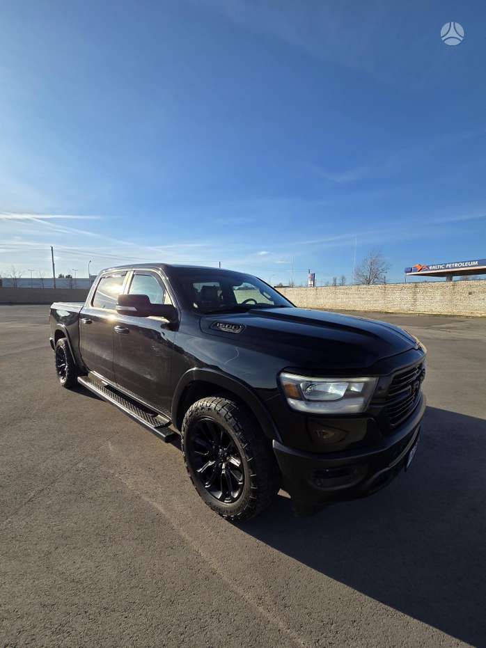Dodge Ram, 5.7 l., off-road / crossover