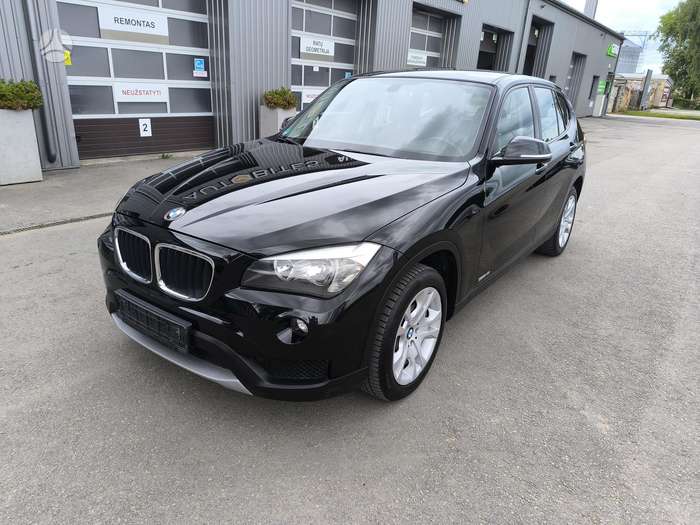 BMW X1, 2.0 l., off-road / crossover