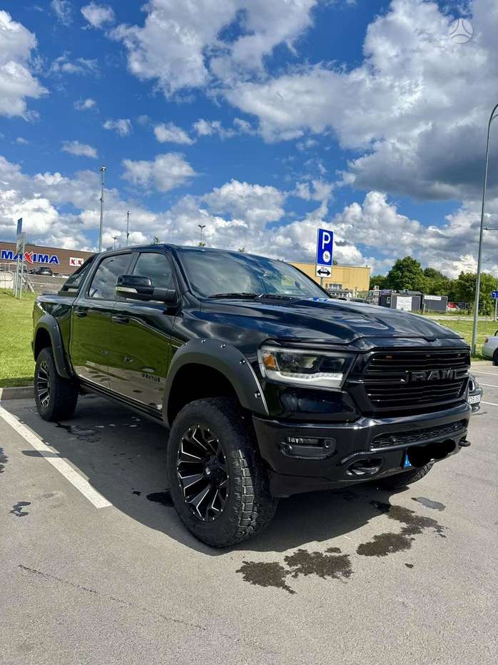 Dodge Ram, 5.7 l., off-road / crossover
