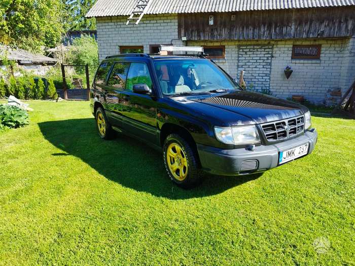 Subaru Forester, 2.0 l., off-road / crossover