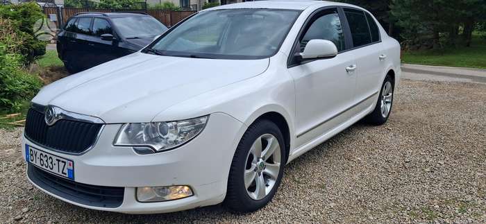 Skoda Superb, 1.6 l., Седан