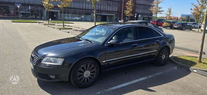 Audi A8, 4.2 l., Седан