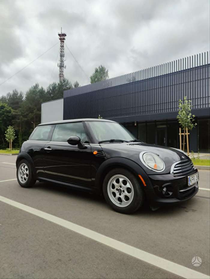 Mini Cooper, 1.6 l., hatchback