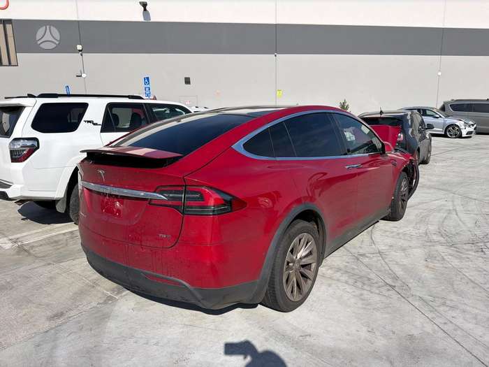 Tesla Model X, 75 кВт·ч, Внедорожник / Кроссовер
