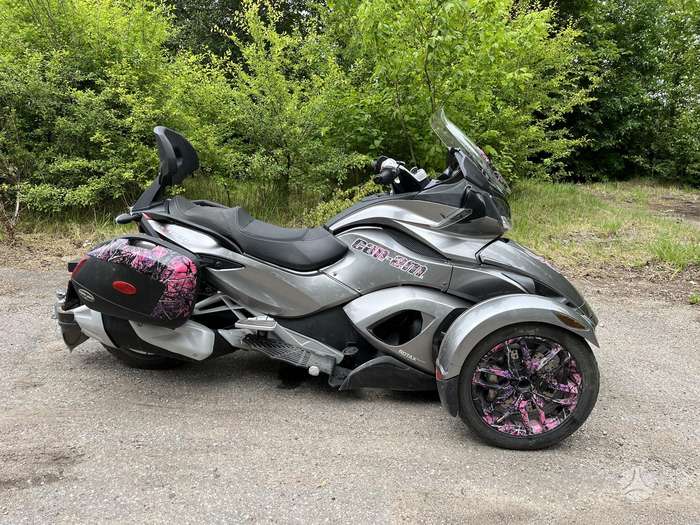 Can-Am Spyder 1000cc, triračiai