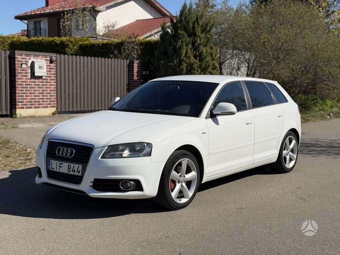 Audi A3, 1.8 l., hatchback