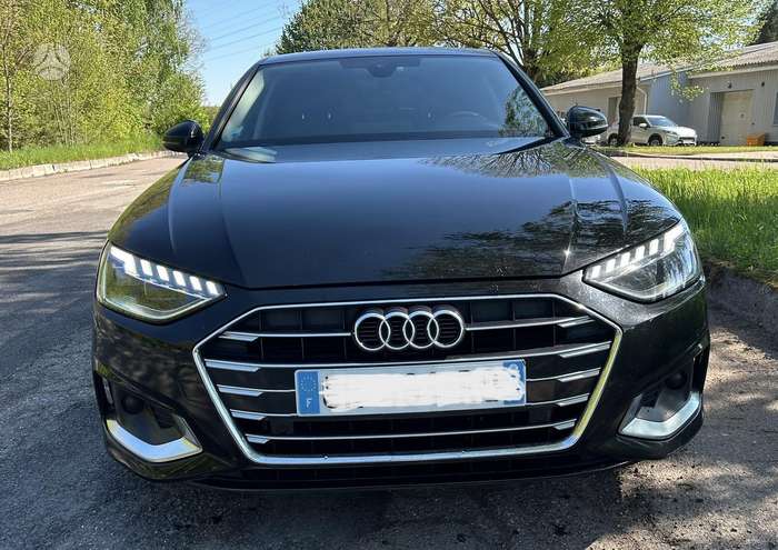 Audi A4, 2.0 l., Седан