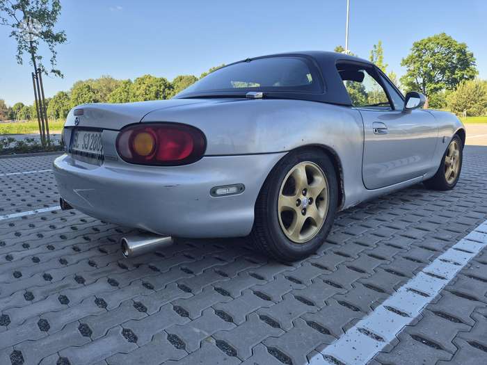 Mazda MX-5, 1.6 l., convertible