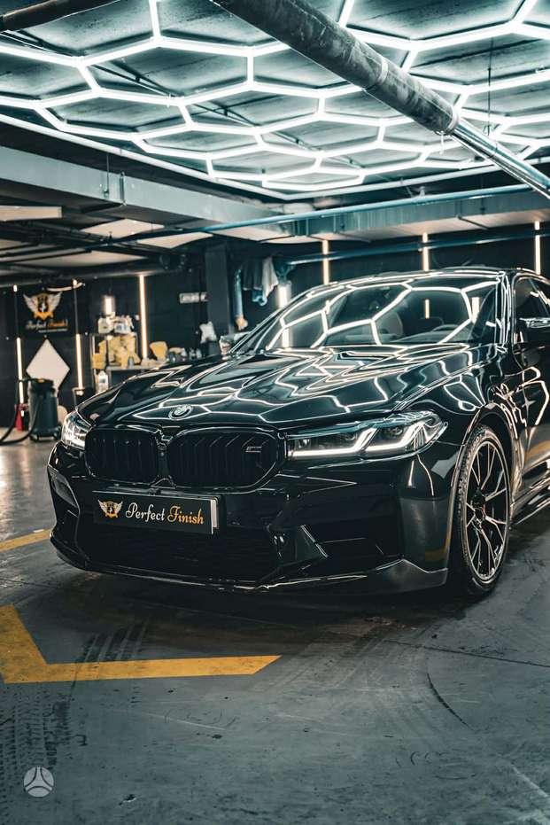 BMW M5, 4.4 l., Седан